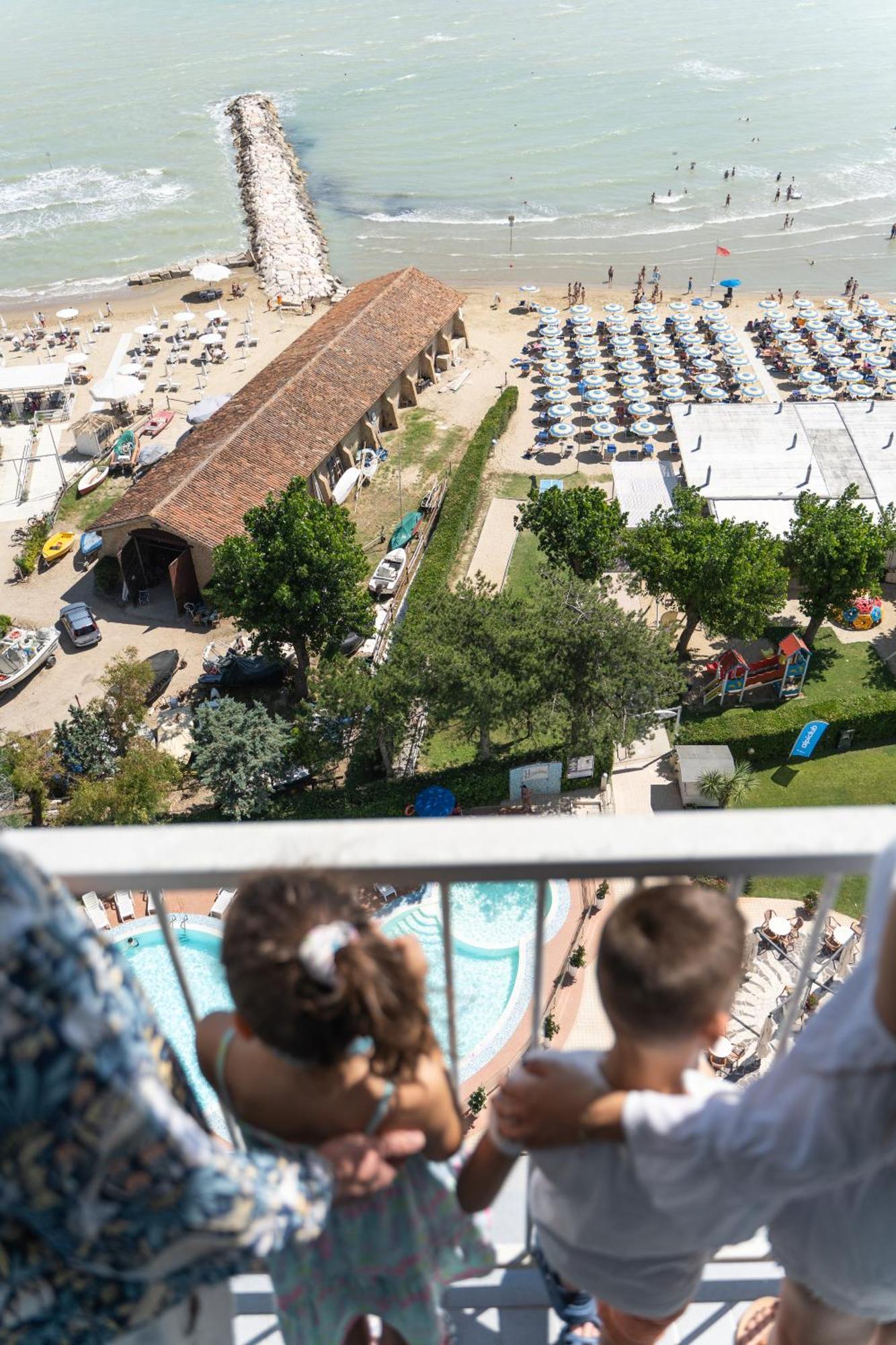 Hermitage Hotel Silvi Marina Exterior foto